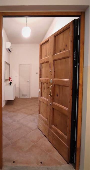 フィレンツェCasa Raffaello Careggiアパートメント エクステリア 写真